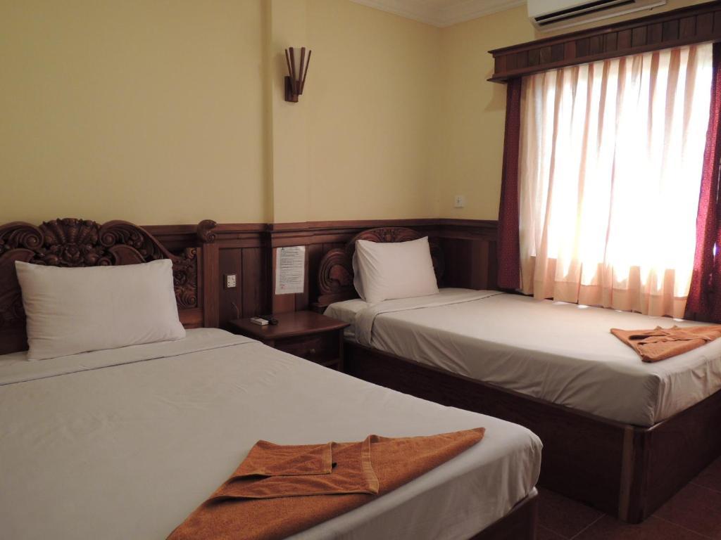 Banan Hotel Battambang Exterior foto