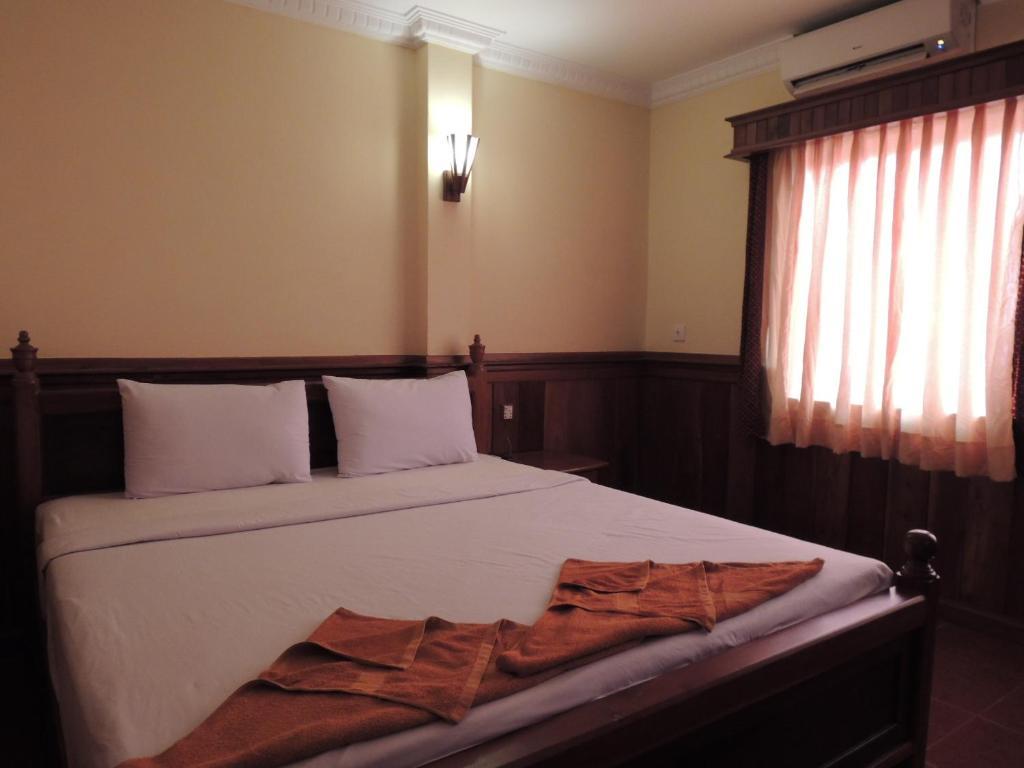 Banan Hotel Battambang Exterior foto