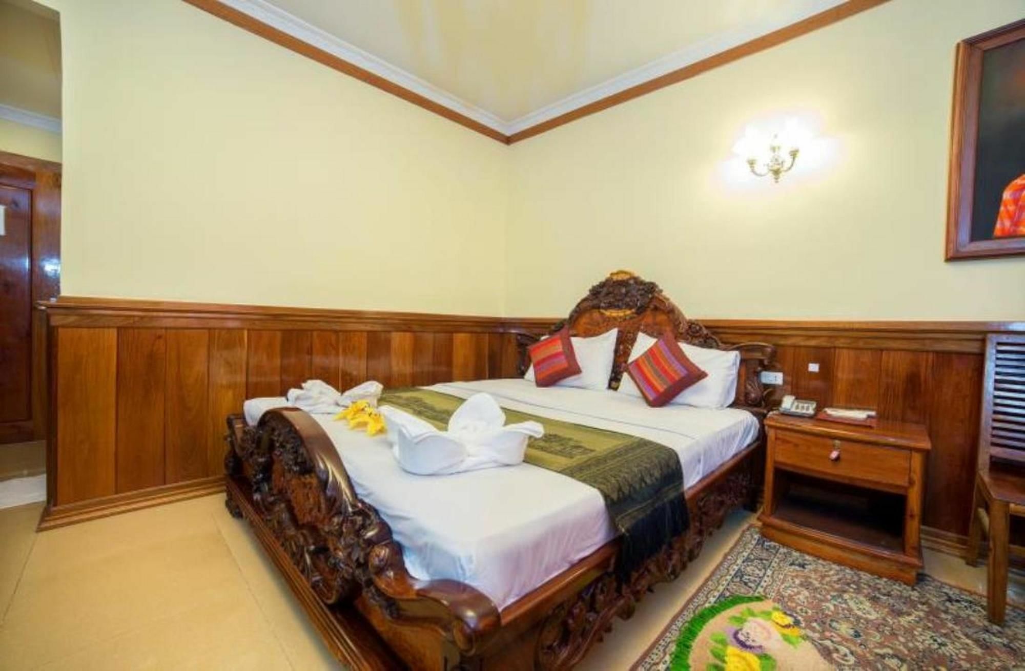 Banan Hotel Battambang Exterior foto